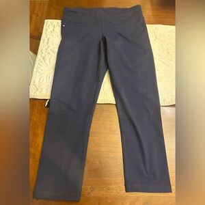 Under Armour Medium Fitted HEATGEAR NEW Without Tags. navy